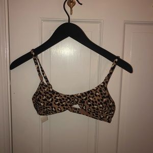 NWT leopard bikini top